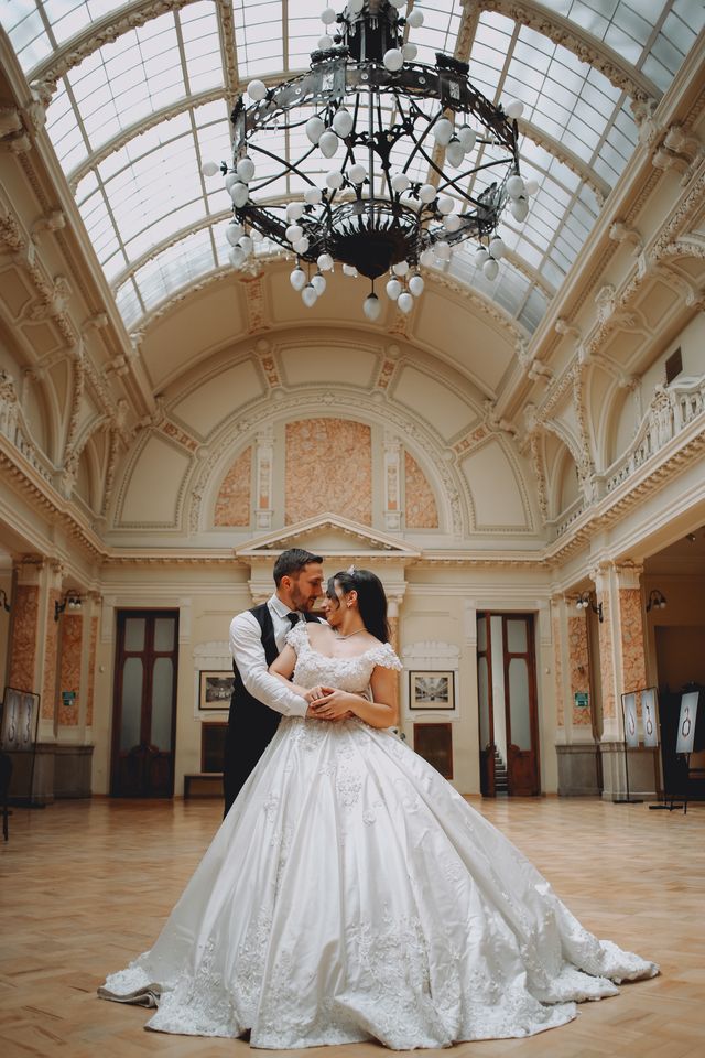 Emily & James’ black-tie wedding
