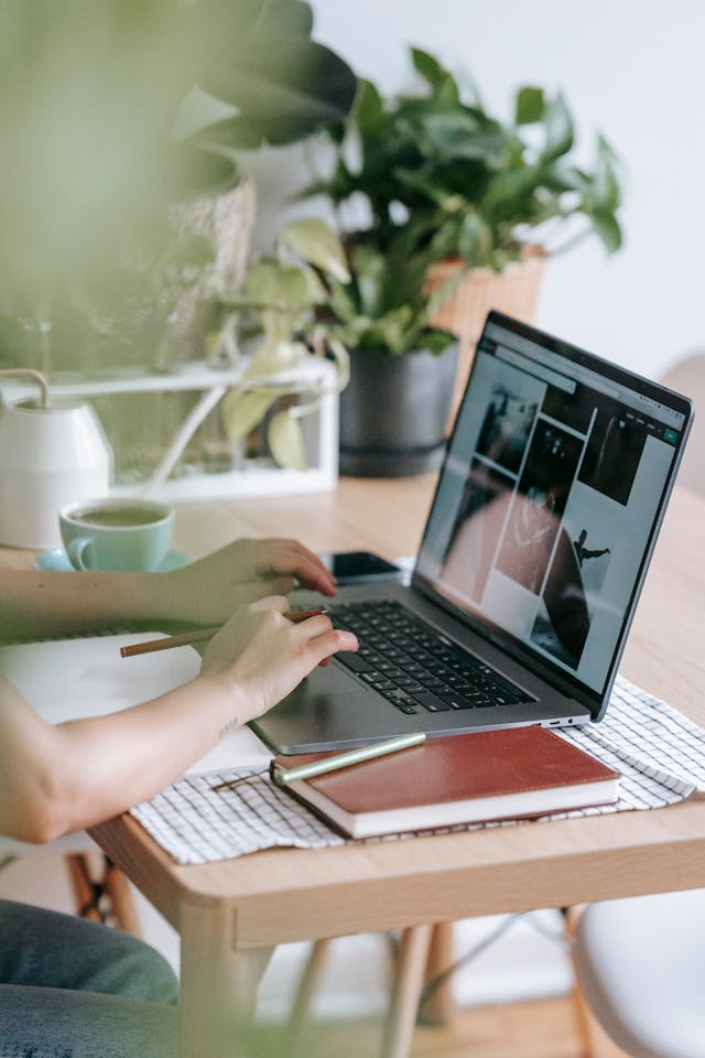How to Set Up a WordPress Theme on Your Boutique Site